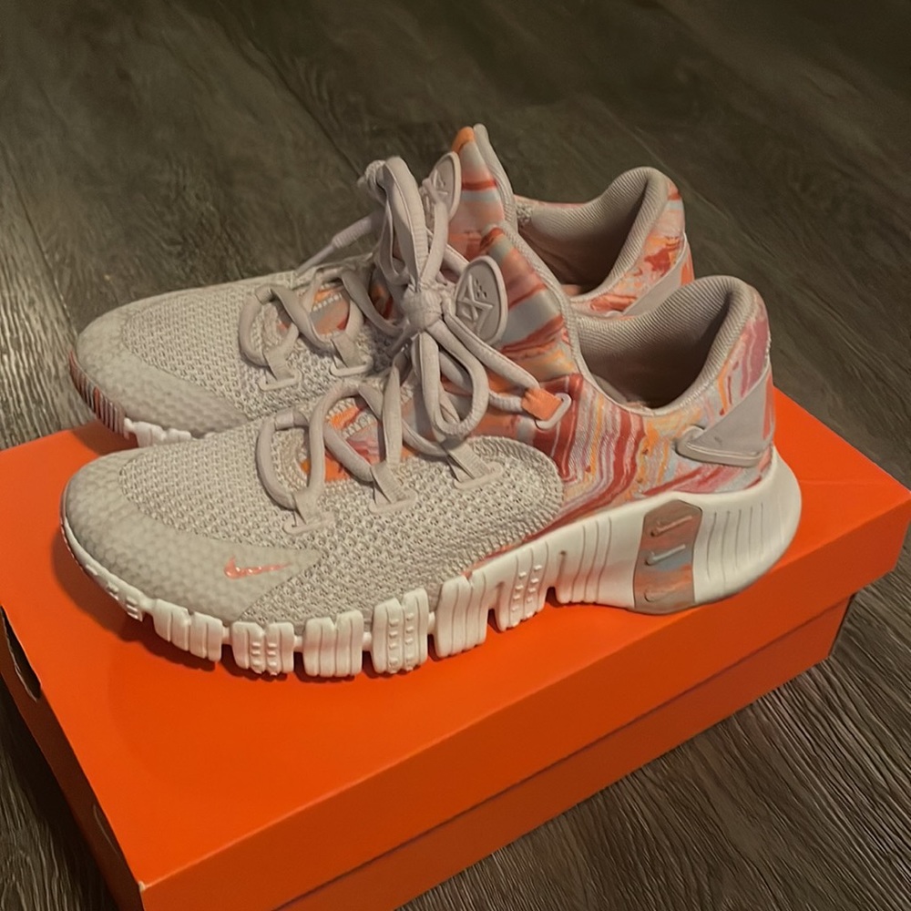 Women’s Nike Metcon 4 - Picture 2 of 4